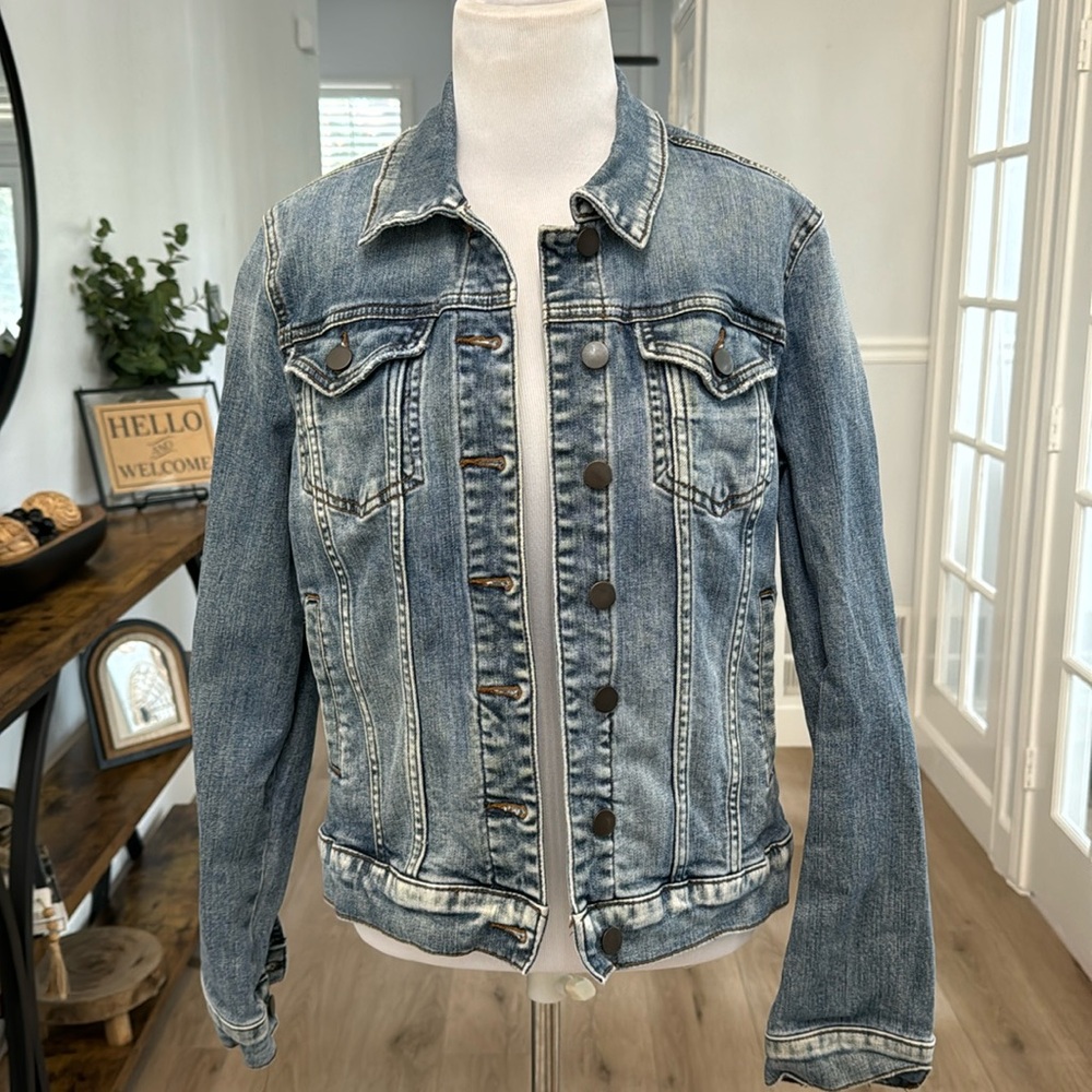 Like new KUT Jaqueline Denim Jean jacket Size Medium